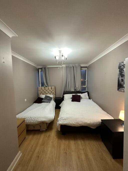 A 2 Standard Bedrooms Flat 伦敦 外观 照片